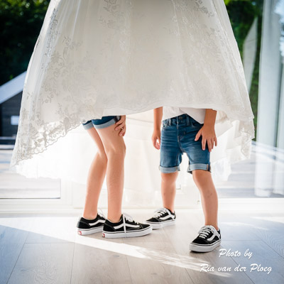 bruidsfotograaf-Eindhoven-kinderen-trouwjurk bruidsfotograaf Eindhoven kinderen trouwjurk